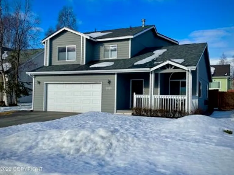 2431 Trisha Ave — Photo 2