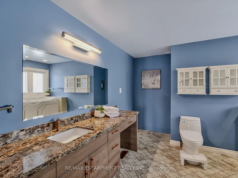 41 Candor Cres — Photo 42