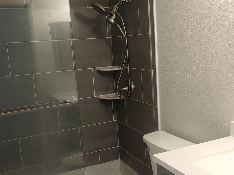 1465 E Lexington Ave #14D — Photo 4