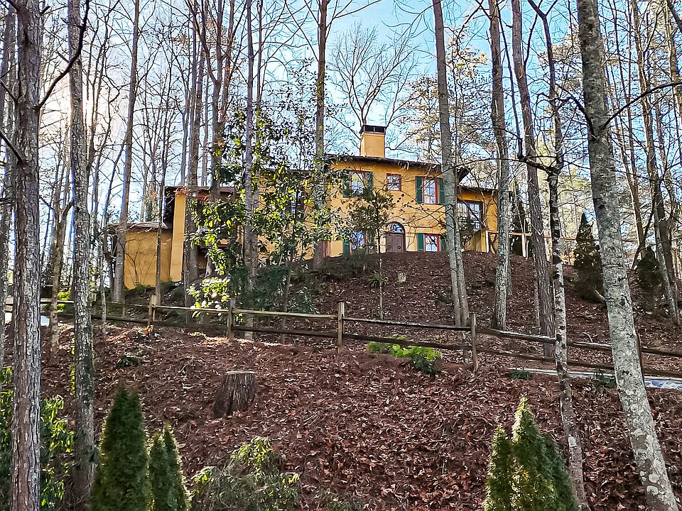 1st image of 1605 Brandon Hall Dr