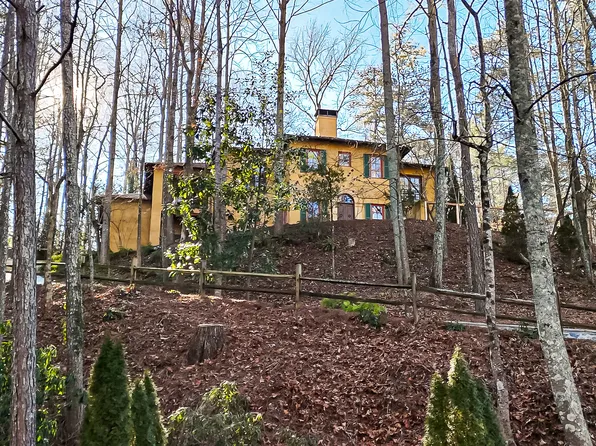 1605 Brandon Hall Dr, Sandy Springs, GA 30350