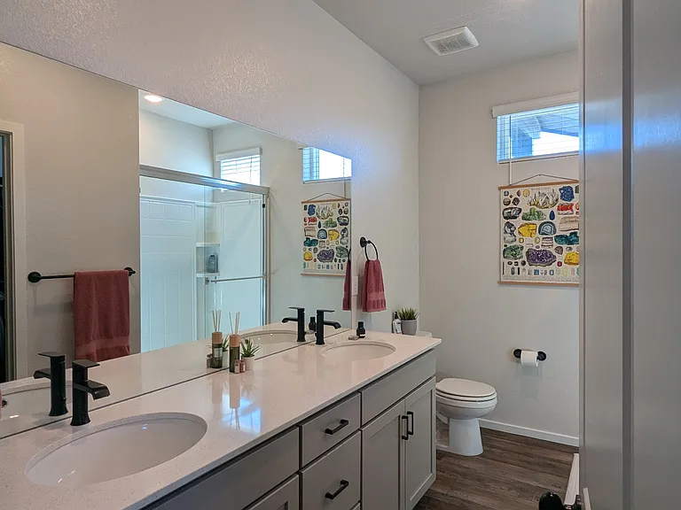 563 Vicot Way #C — Photo 28