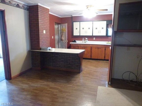 4th image of 412 S 12th St