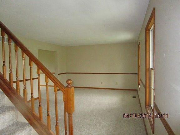 3rd image of 8947 Cam Dr