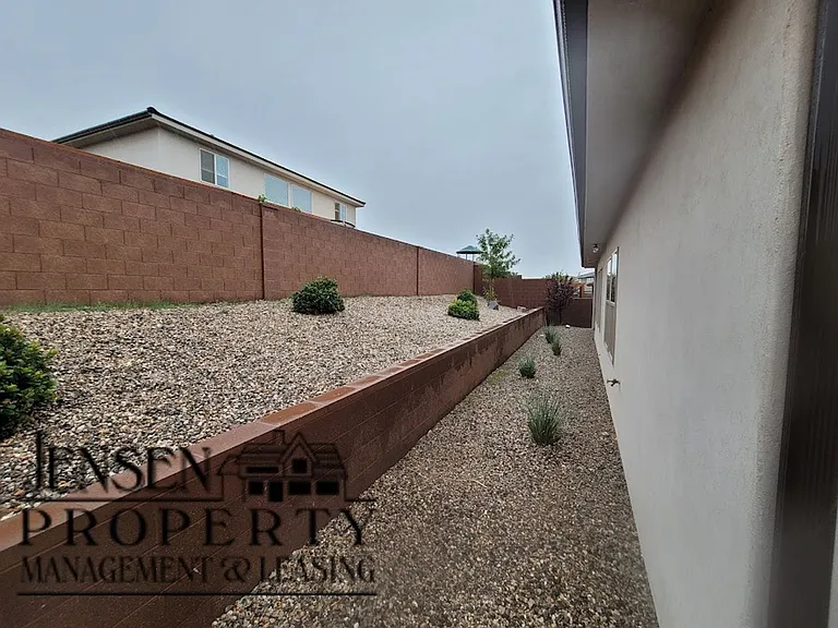 3252 E Tanoak Dr — Photo 25