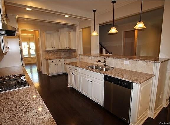5th image of 8305 Aspen Ct