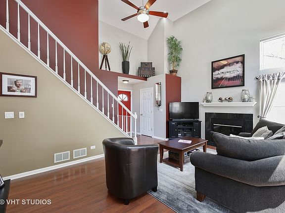 3rd image of 429 Harvard Ct