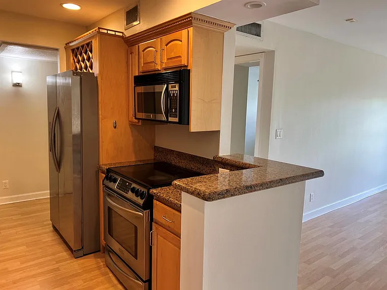 1515 E Broward Blvd #305 — Photo 8