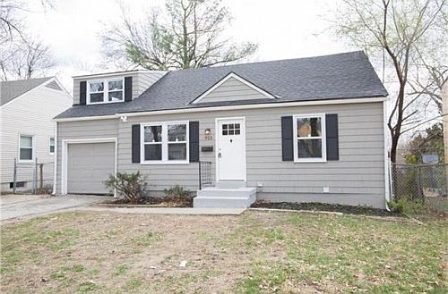 2nd image of 925 E 77th Terrace