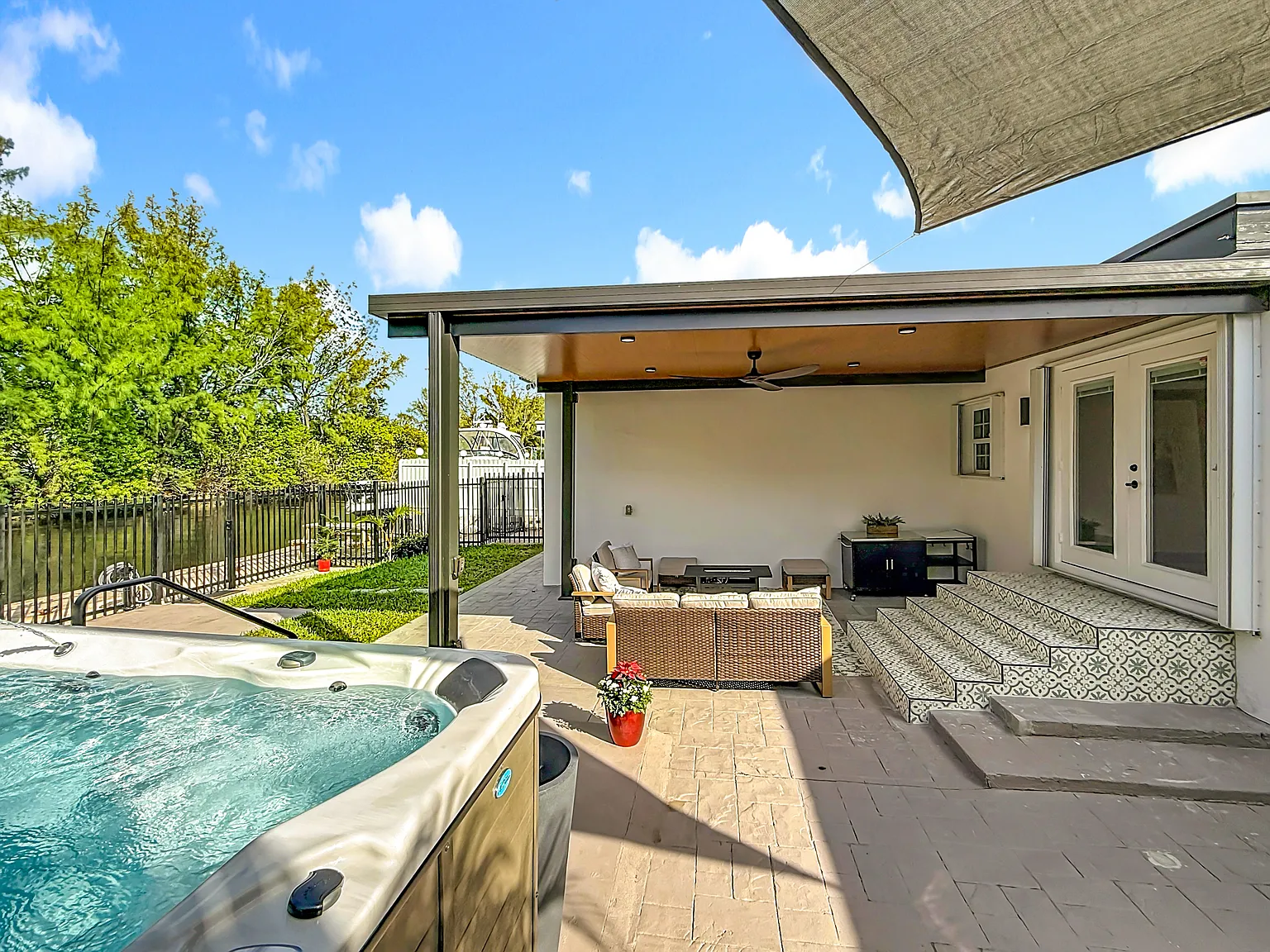 3261 NW 20th St — Photo 3