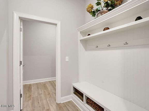 5th image of 1244 N Sleepy Oak Lane