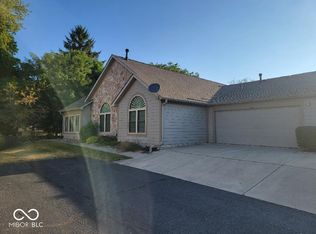 1120 Deerbrook Trl, Greenwood, IN 46142