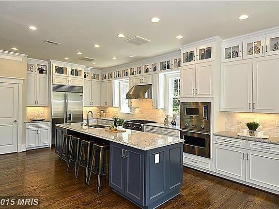 2nd image of 7502 Leesburg Pl