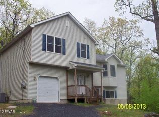 662 Edinburgh Rd, Bushkill, PA 18324