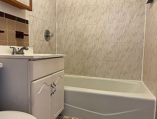 2nd image of 72 W 106th St APT 2C