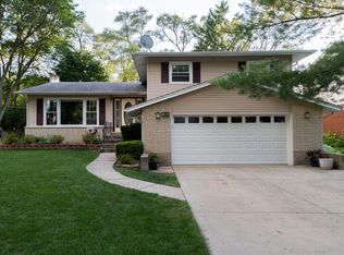1010 N Greenfield Ln, Mount Prospect, IL