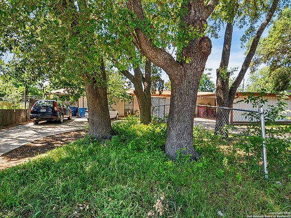 3rd image of 1014 Arroya Vista