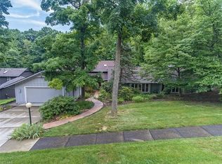 11725 River Ridge Rd, Strongsville, OH 44136