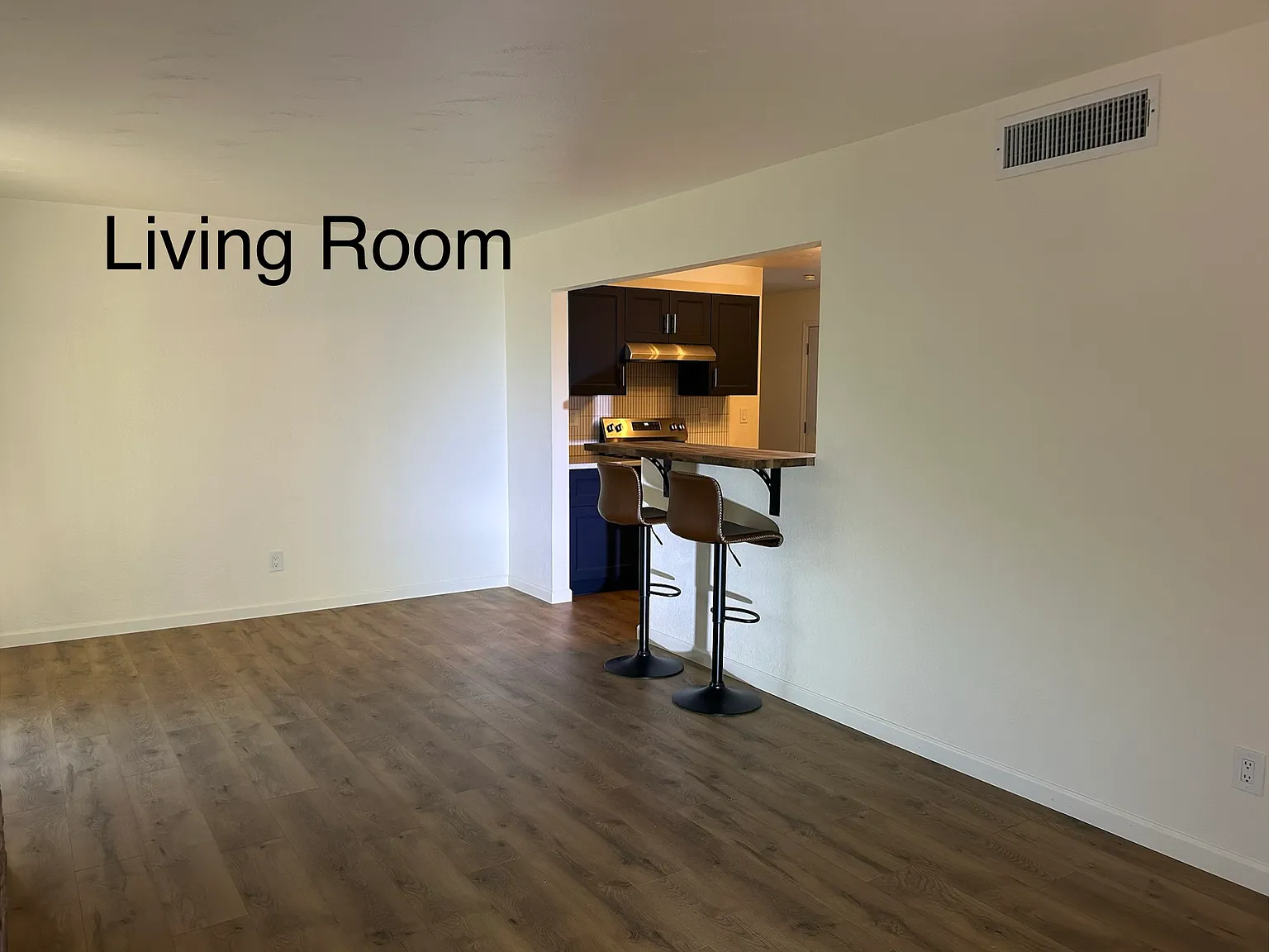 3 bed, 1.5 bath, 1031 sqft, $2,600 — Photo 4