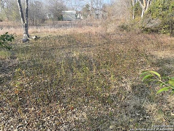 3rd image of 606 Cedar LOT 5,7,9