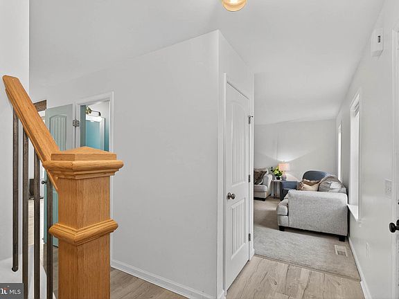 4th image of 6 Woodlyn Ct