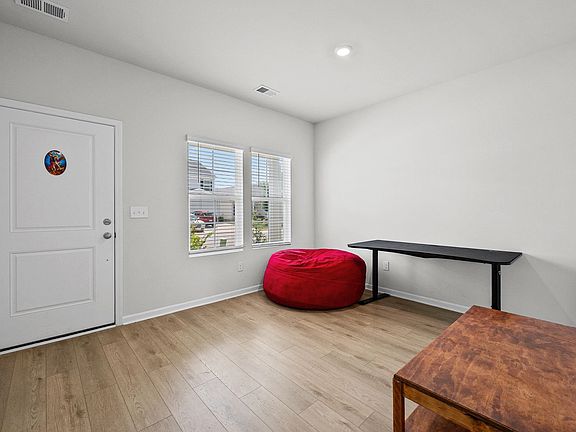 3rd image of 12023 Lansbury