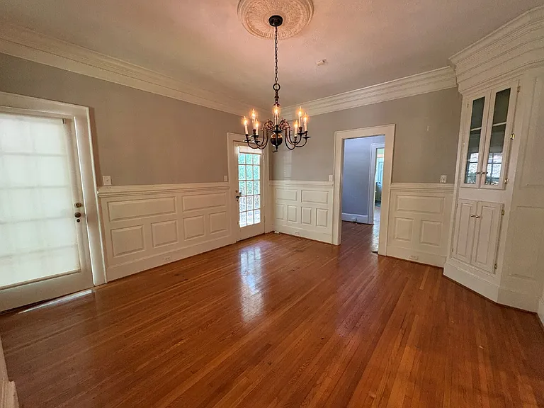 310 Hinsdale Ave — Photo 4