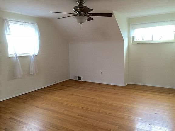 5th image of 1287 Folkstone Dr