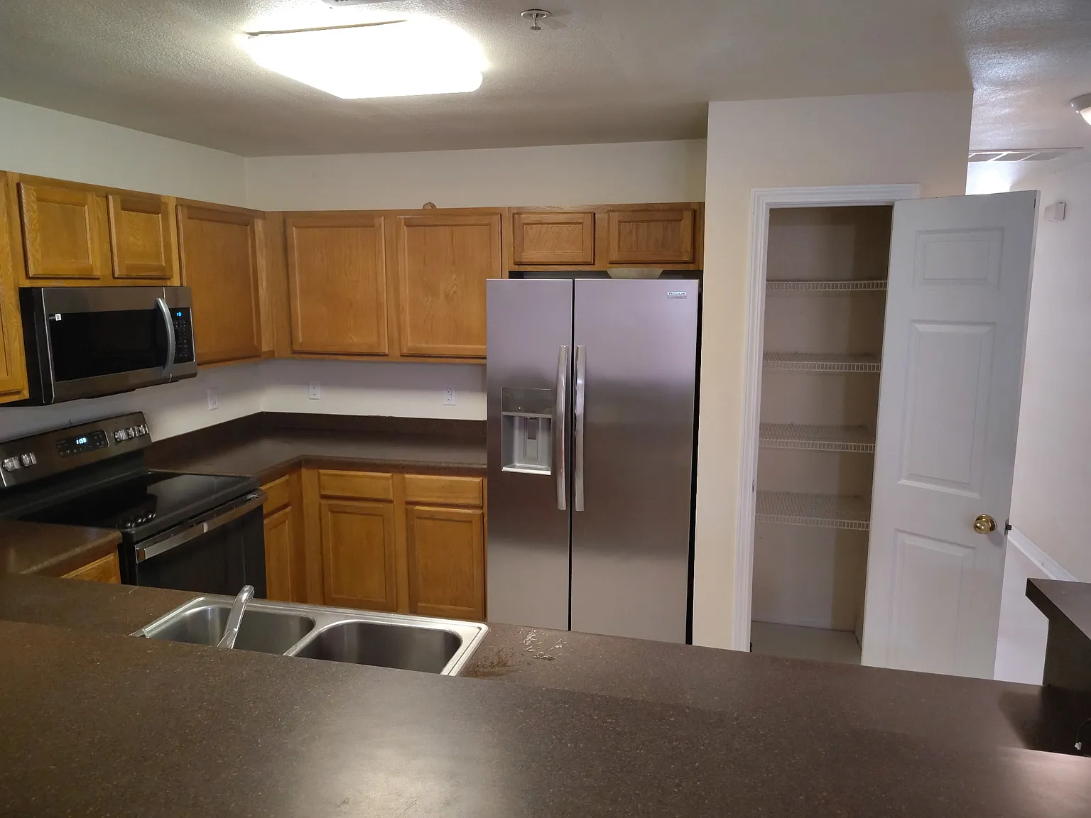 2 bed, 2.5 bath, 1416 sqft, $1,360 — Photo 4