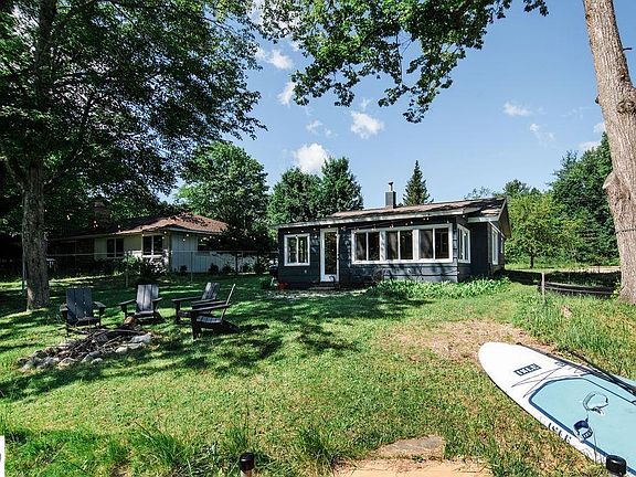 2nd image of 3185 Riverside Dr