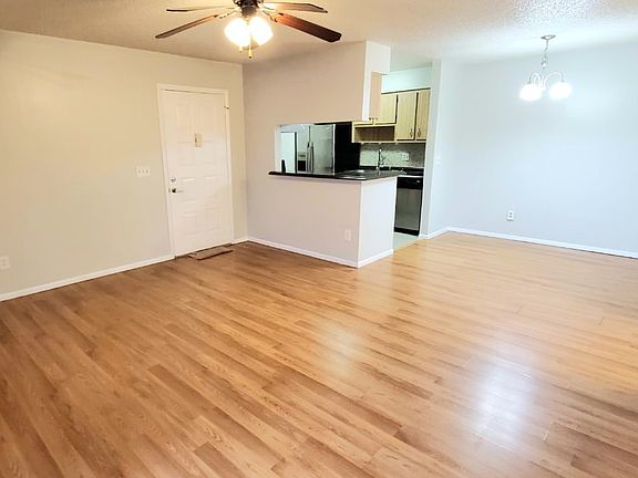 2nd image of 2608 Oak Park Way