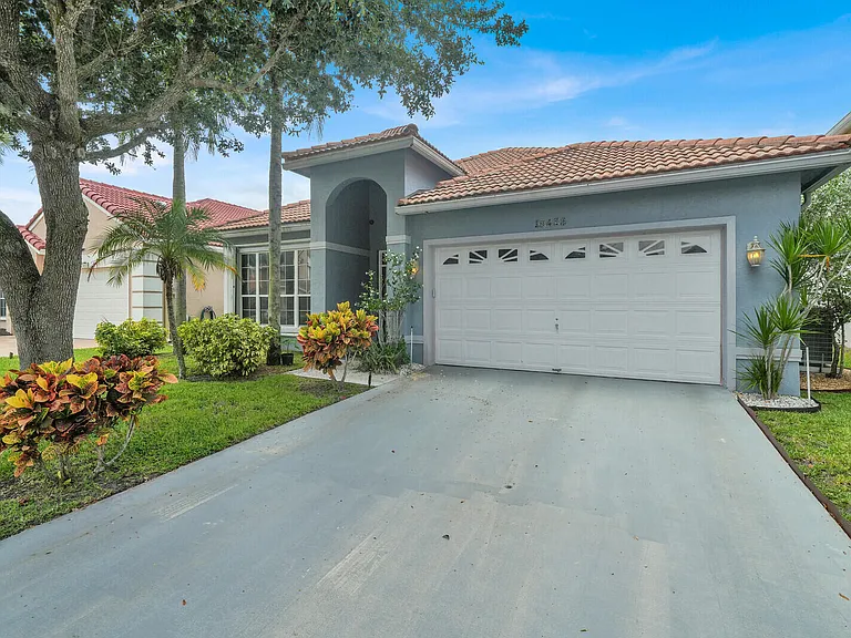 18453 Old Princeton Ln — Photo 3