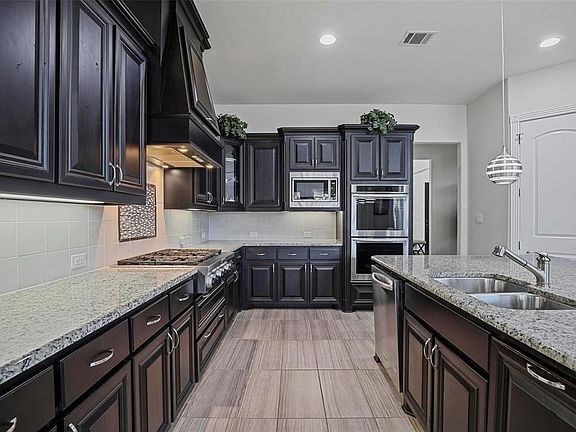 5th image of 1372 Echols Dr