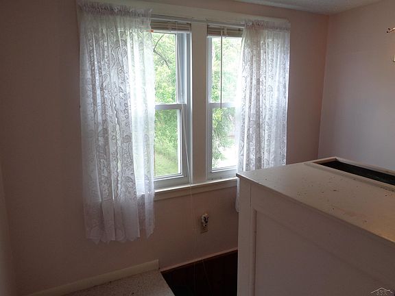 4th image of 2073 Linda St