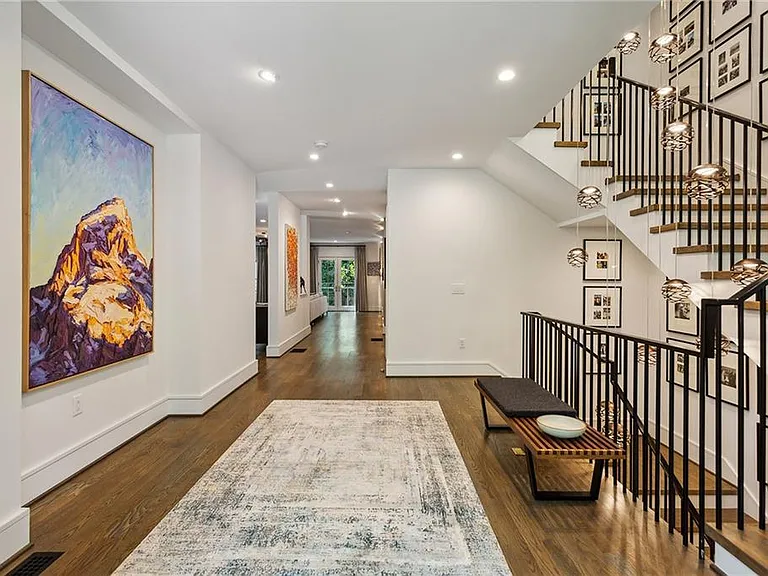 2525 Peachtree Rd NE #32 — Photo 5
