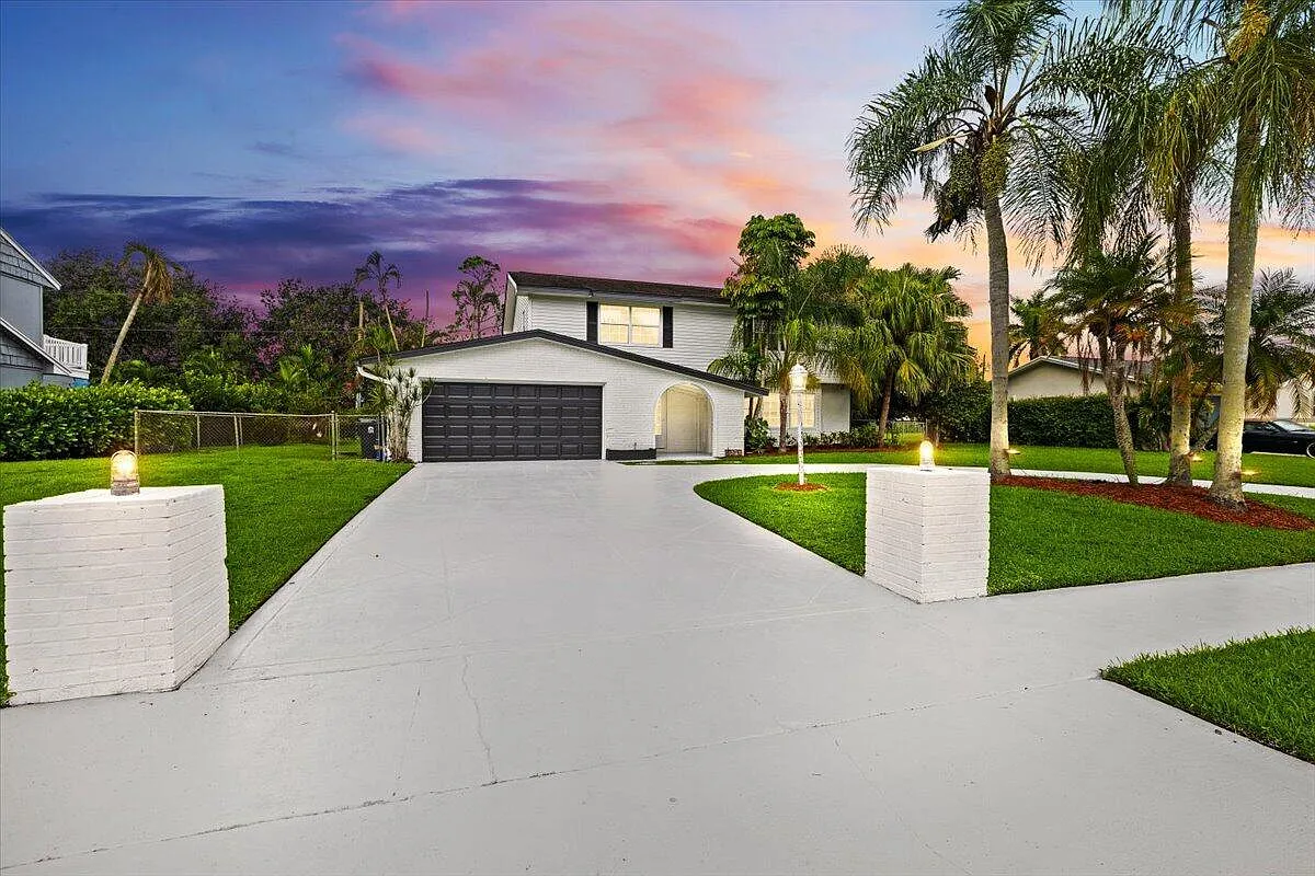 4 bed, 2.5 bath, 2356 sqft, $4,800 — Photo 3
