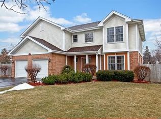 810 Dorchester Ct, Glen Ellyn, IL 60137