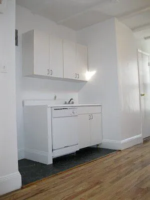Rented by Tower Brokerage | media 12