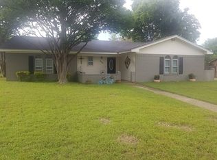 320 Cedarwood Ln, Hewitt, TX 76643