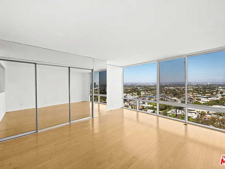 4316 Marina City Dr #1033 — Photo 18