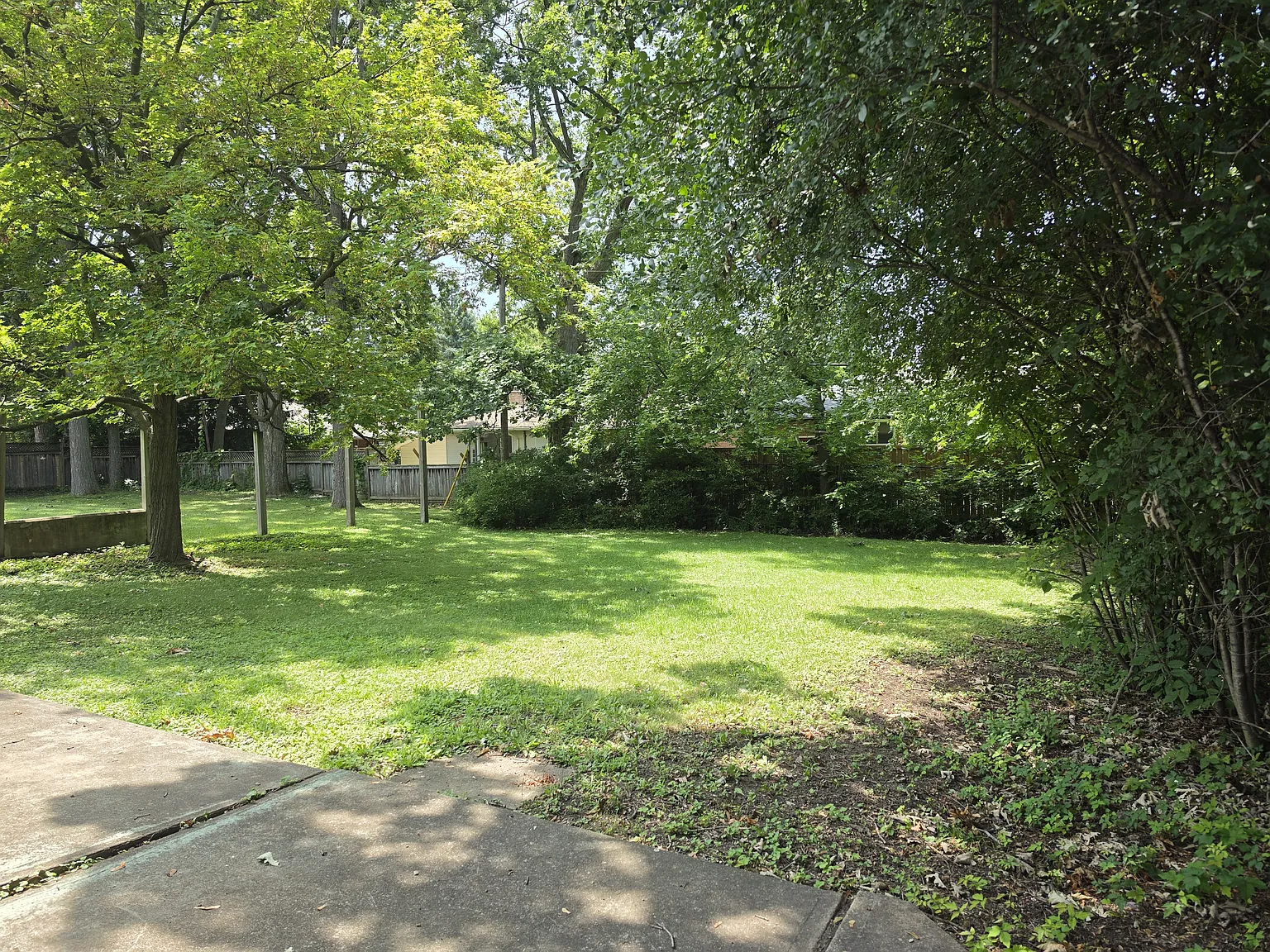 14 West Hampton Road — Photo 3