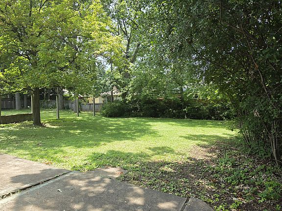 3rd image of 14 W Hampton Rd