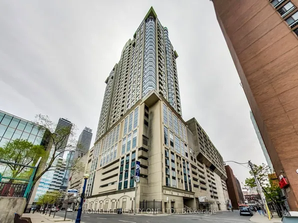 8 Park Rd, Toronto, ON