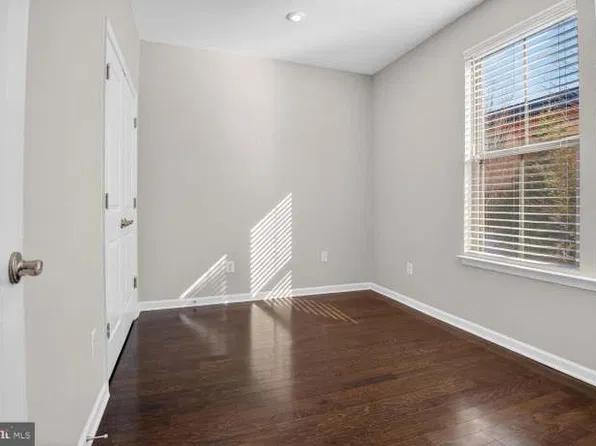 120 Tolocka Ter NE, Leesburg, VA 20176