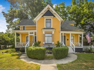 122 S Chestnut St, Howell, MI 48843