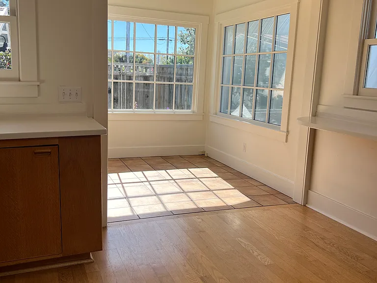 139 Naglee Ave — Photo 4