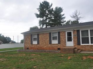 921 Carmel Dr, Gastonia, NC 28056