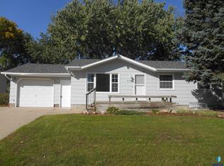 4105 S Holbrook Ave, Sioux Falls, SD 57106