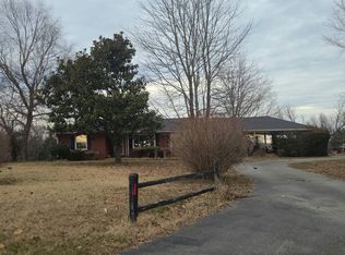 1040 Denny Rd, Dickson, TN 37055