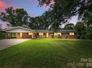 26 33rd Ave NW, Hickory, NC 28601